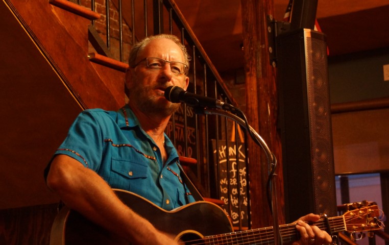 Live music at Flanagan's Irish Pub